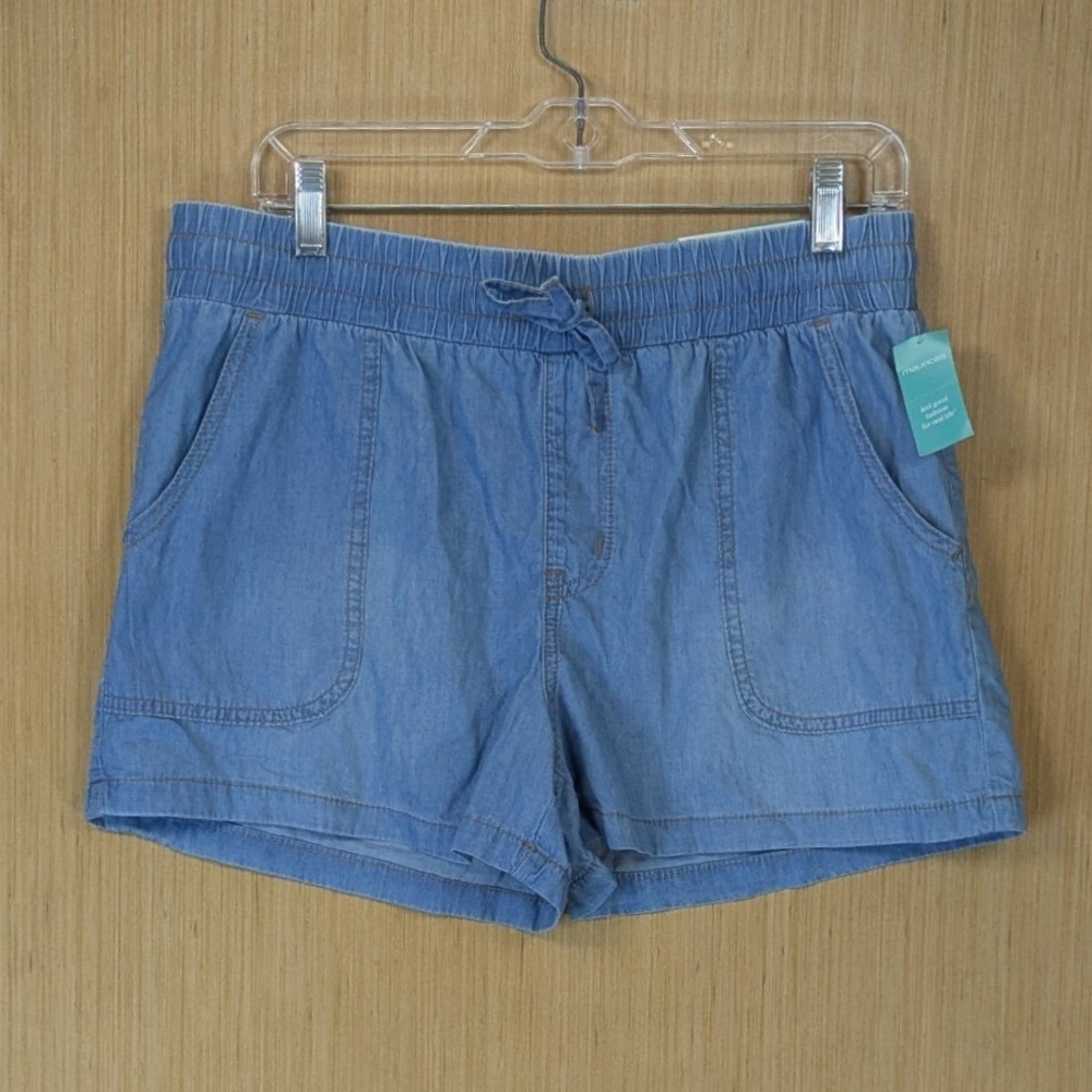Maurices Womens High Rise Pull On Denim Shorts Light Wash Blue Medium 3.5 Inseam